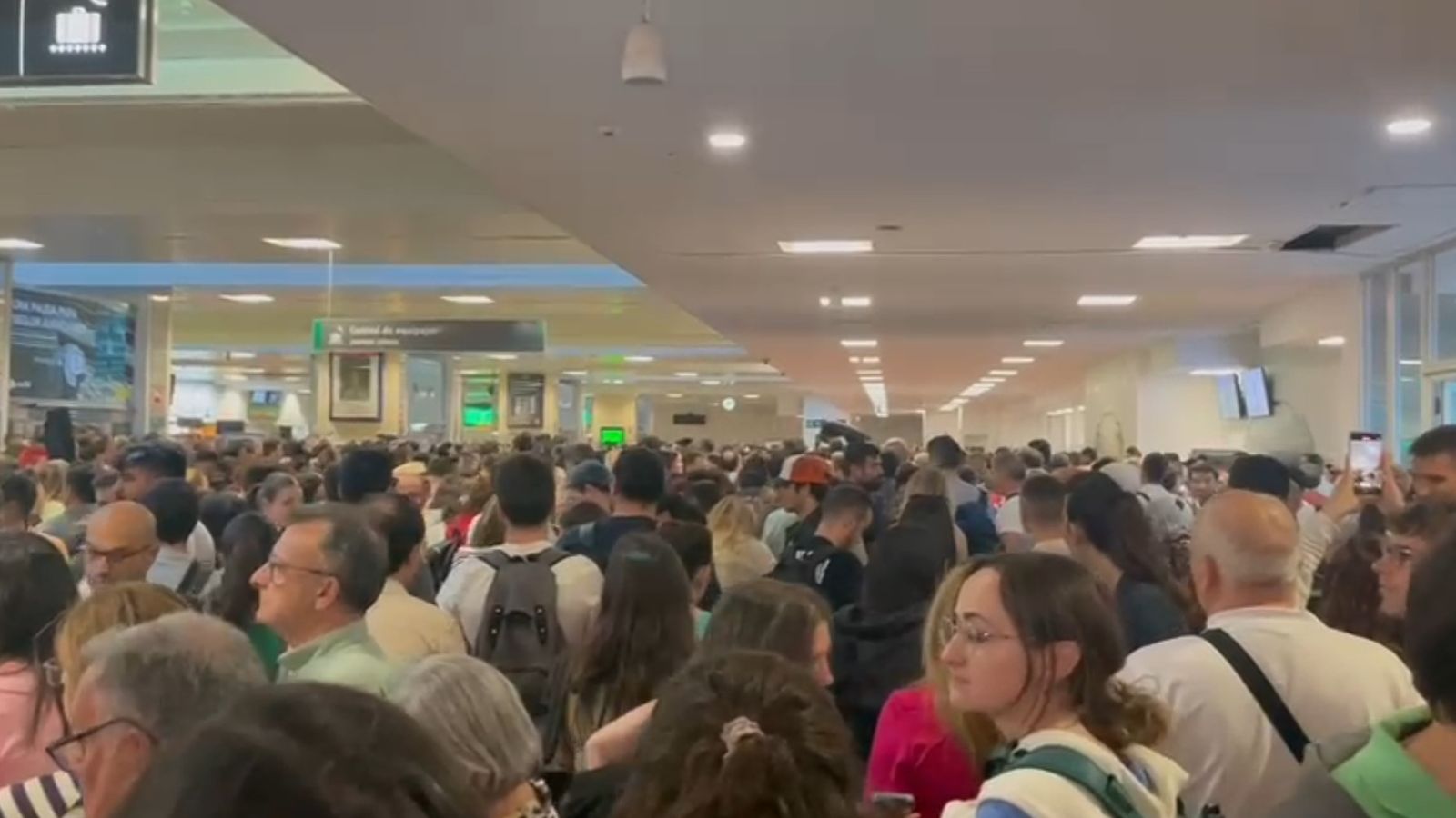 Col·lapse en l'estació de Chamartín per l'incident ocorregut este divendres