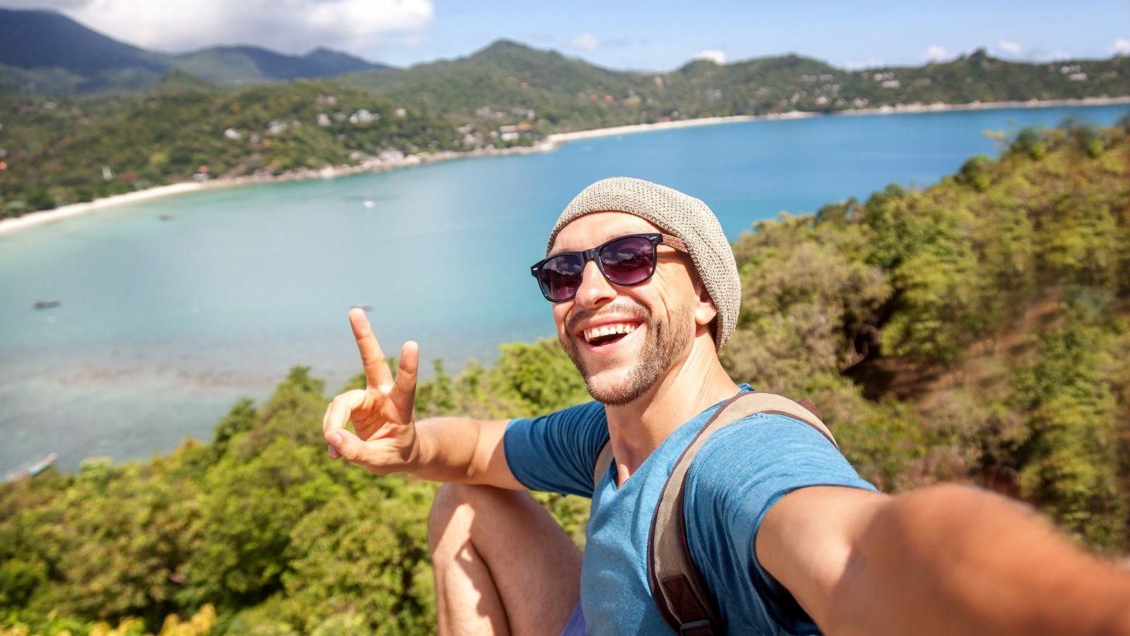 Presumir de vacances en xarxes socials pot convertir-se en un avís als lladres, que sabran que no hi ha ningú a casa Presumir de vacances en xarxes socials pot convertir-se en un avís als lladres, que sabran que el nostre habitatge està buit