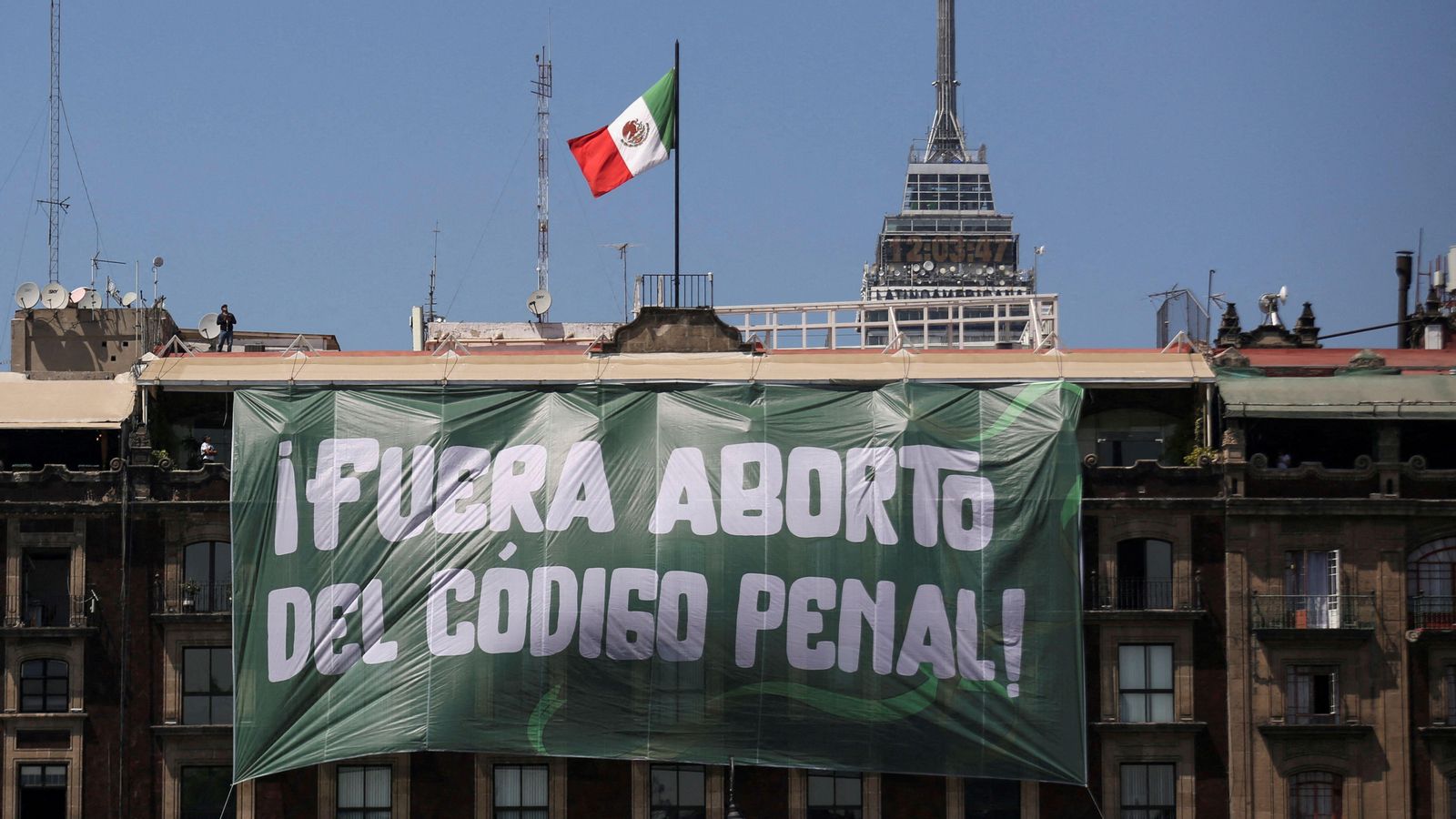 Una pancarta contra la penalització de l'avortament a la ciutat de Mèxic