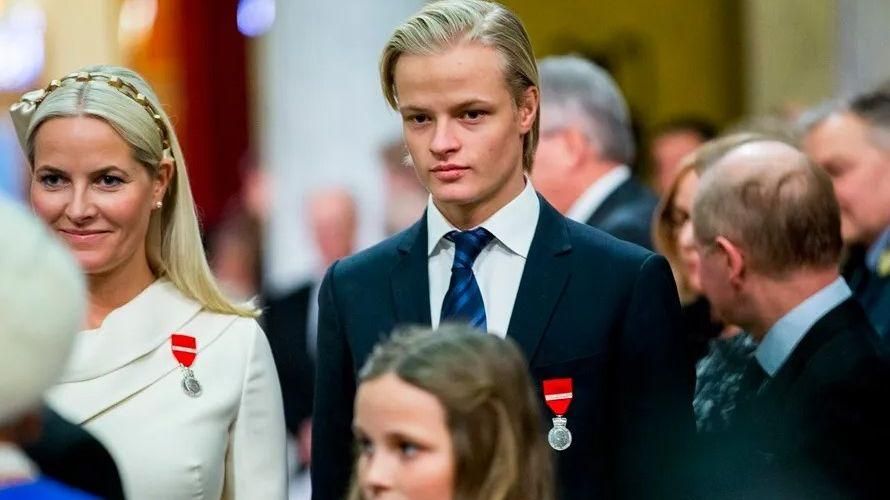 Marius Borg Høiby i la princesa Mette-Marit de Noruega