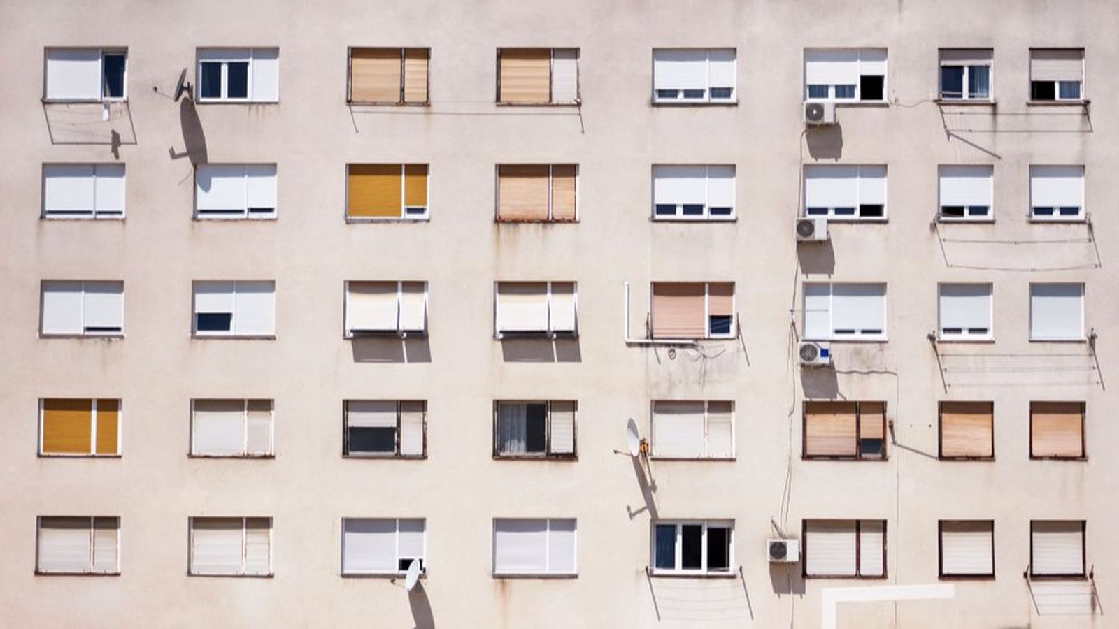 L'aire condicionat pot ser una solució d'urgència però altres com la millora de l'aïllament dels edificis són també necessàries