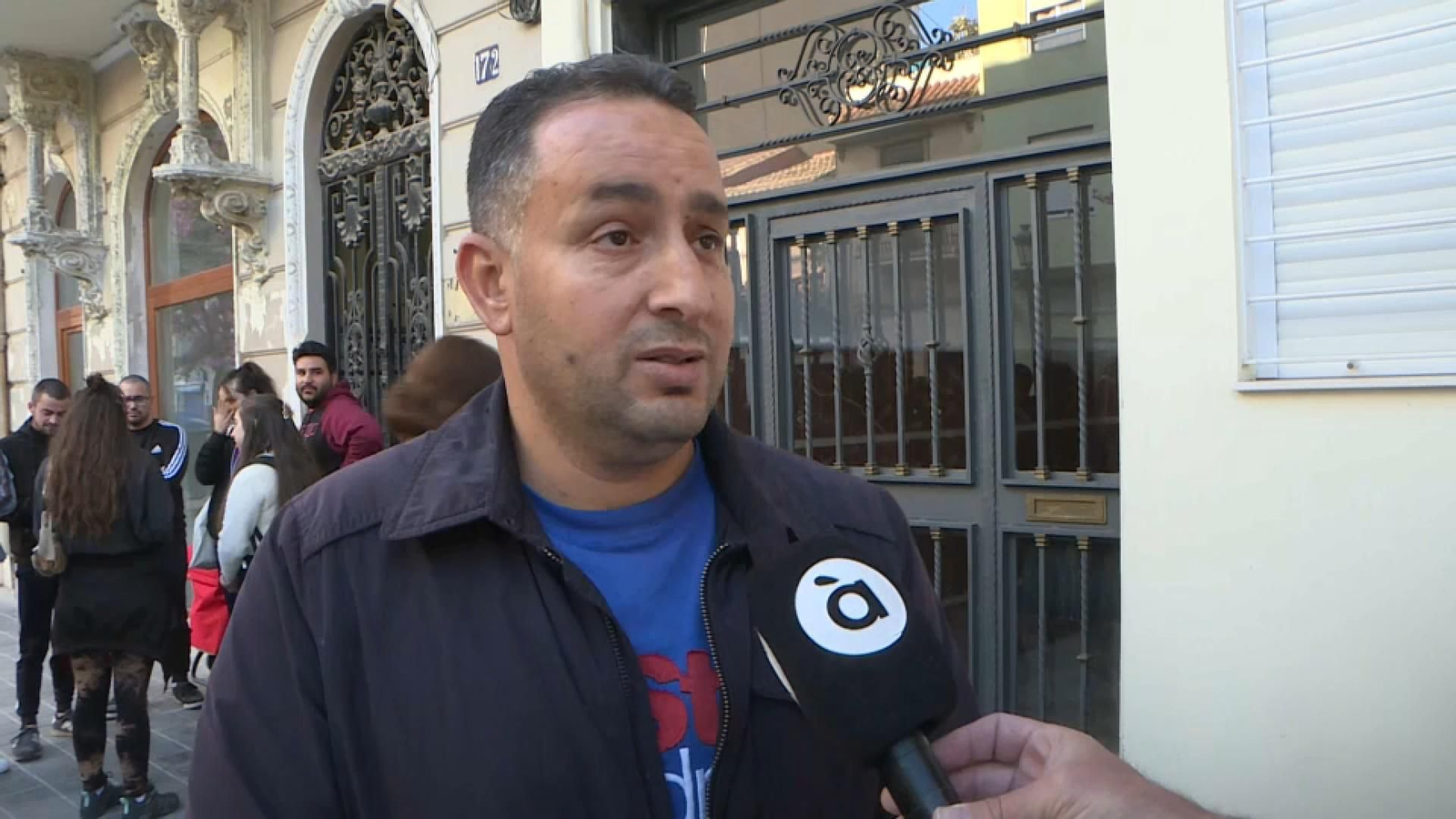 L'afectat, Rabah, assegura que porta mesos buscant infructuosament un pis de lloguer a València