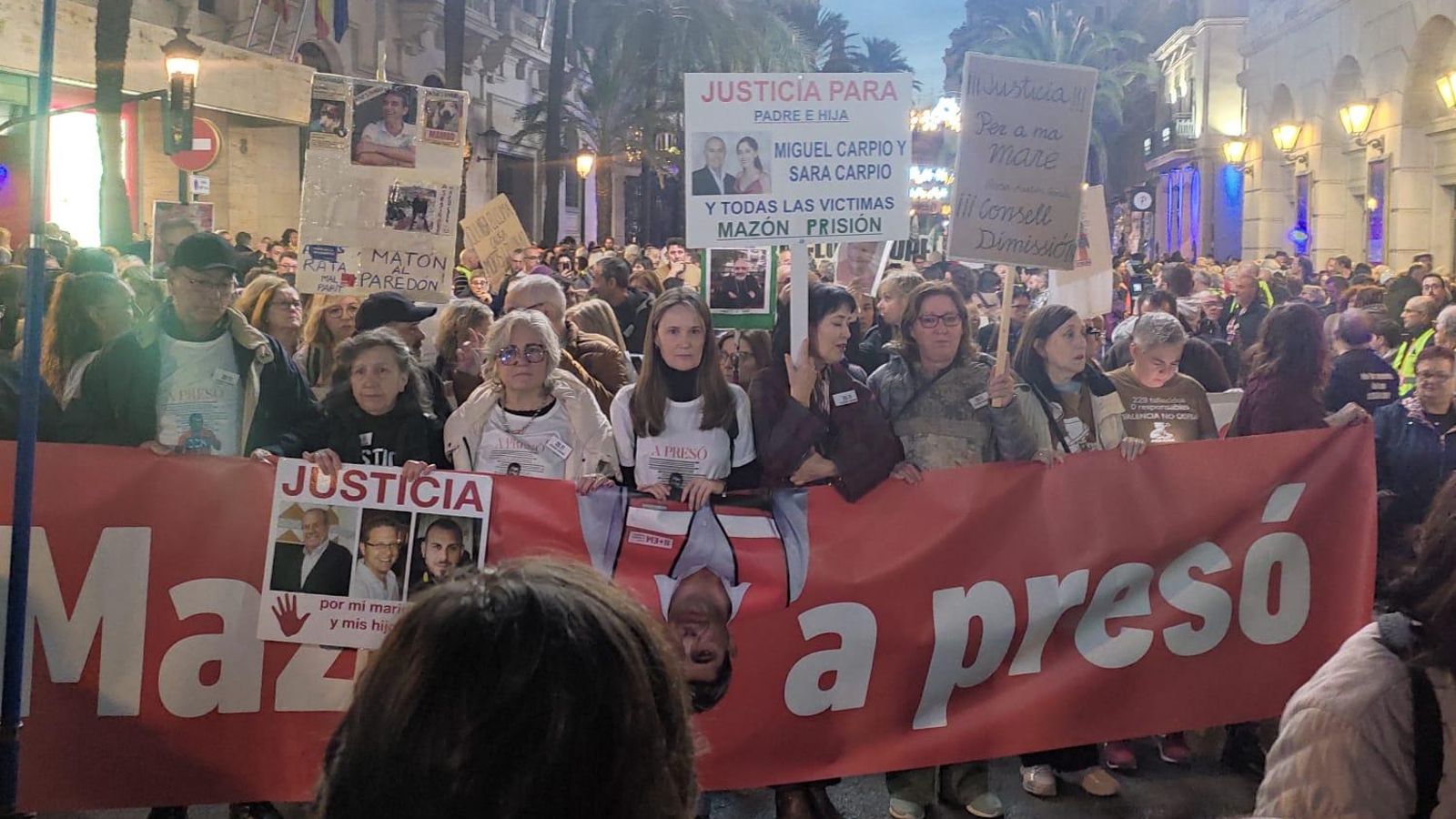Imatge de la tretzena manifestació contra Mazón