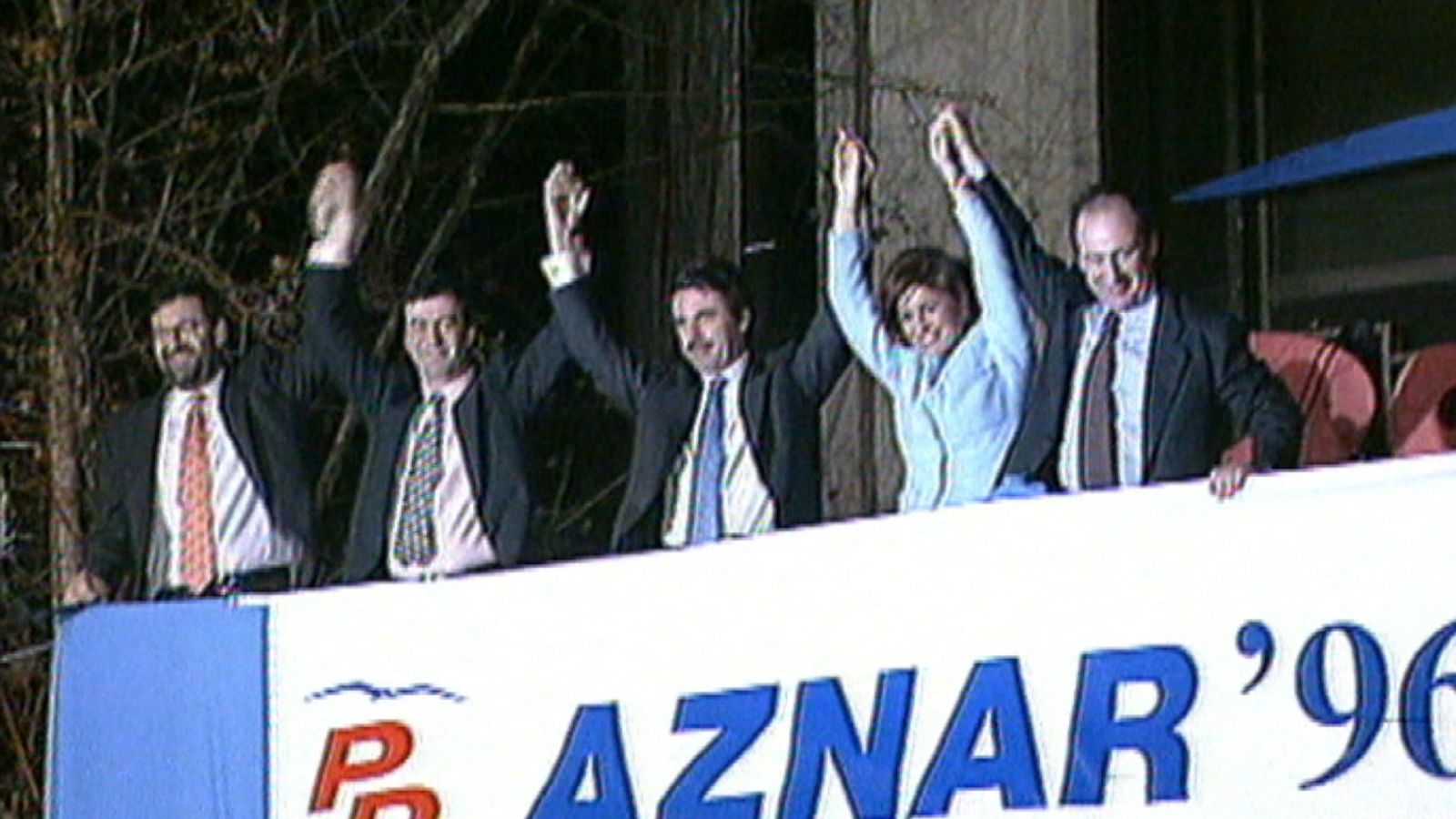 Celebració al balcó de Génova després de la victòria electoral d'Aznar del 1996