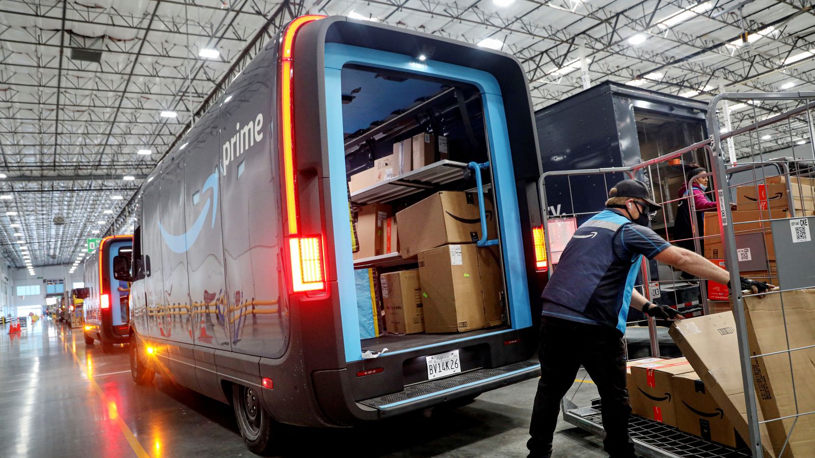 Personal d'Amazon en un magatzem de la companyia