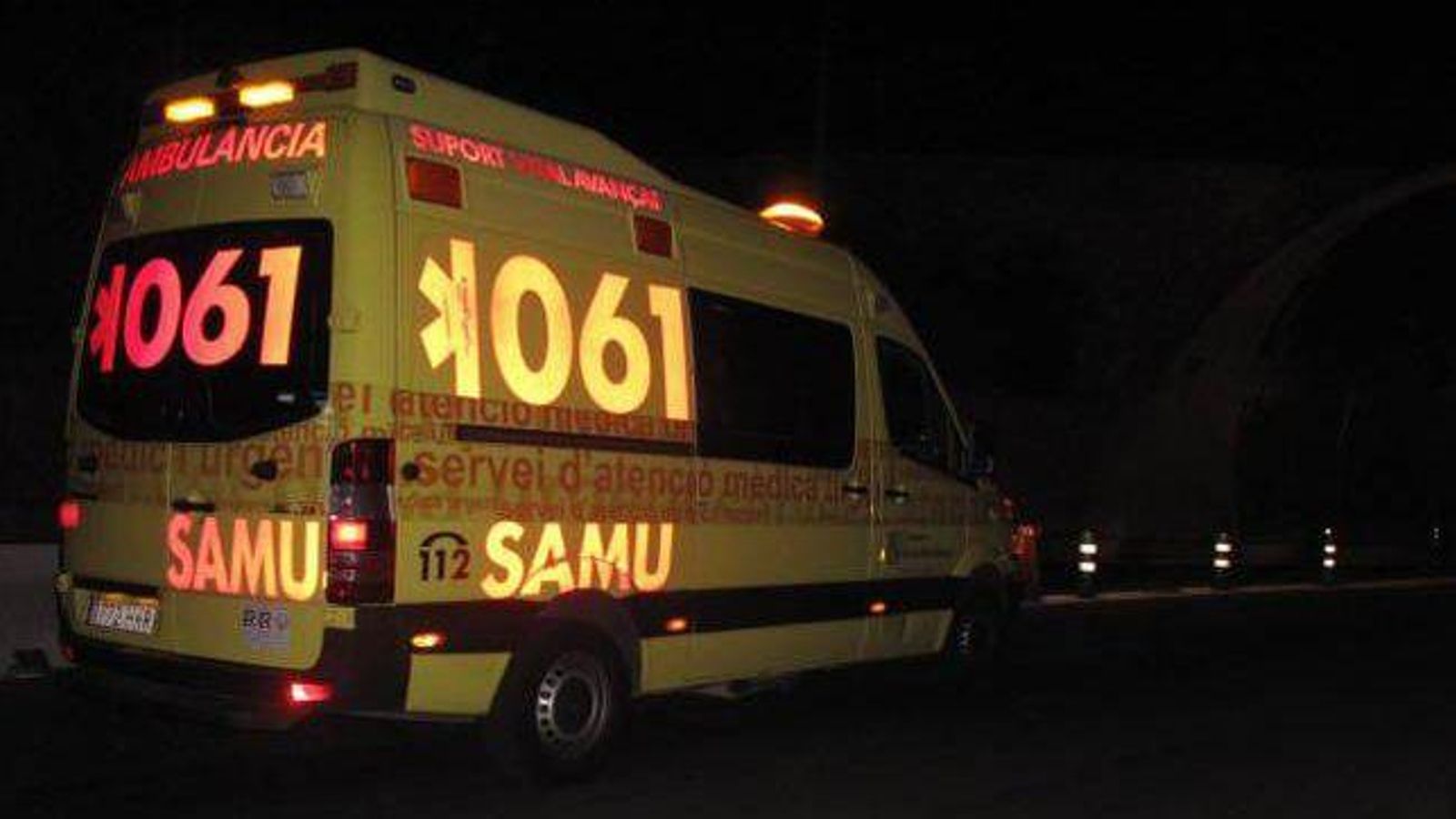 Un vehicle del SAMU es va traslladar fins al lloc del succés, però l'equip sanitari no va poder fer res per salvar la vida del jove Un vehicle del SAMU es va traslladar fins al lloc del succés, però l'equip sanitari no va poder fer res per salvar la vida del jove