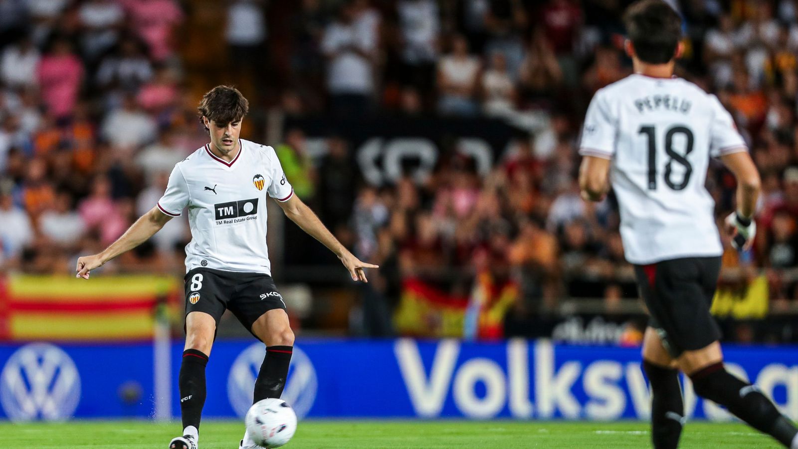 Javi Guerra i Pepelu, en una acció del duel contra el Betis