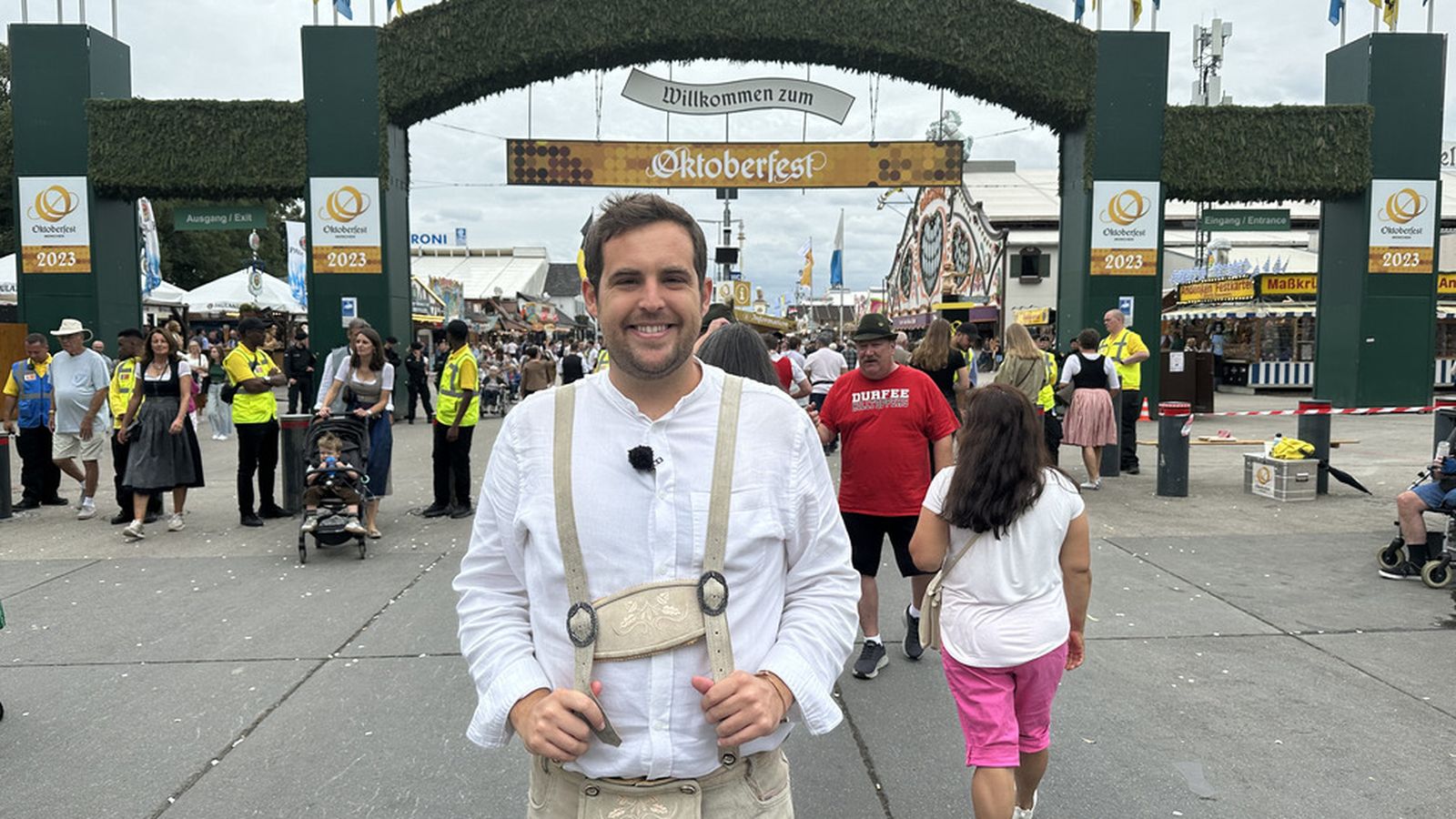 Lluis Liñana, reporter de Valencians al món, a l'Oktoberfest