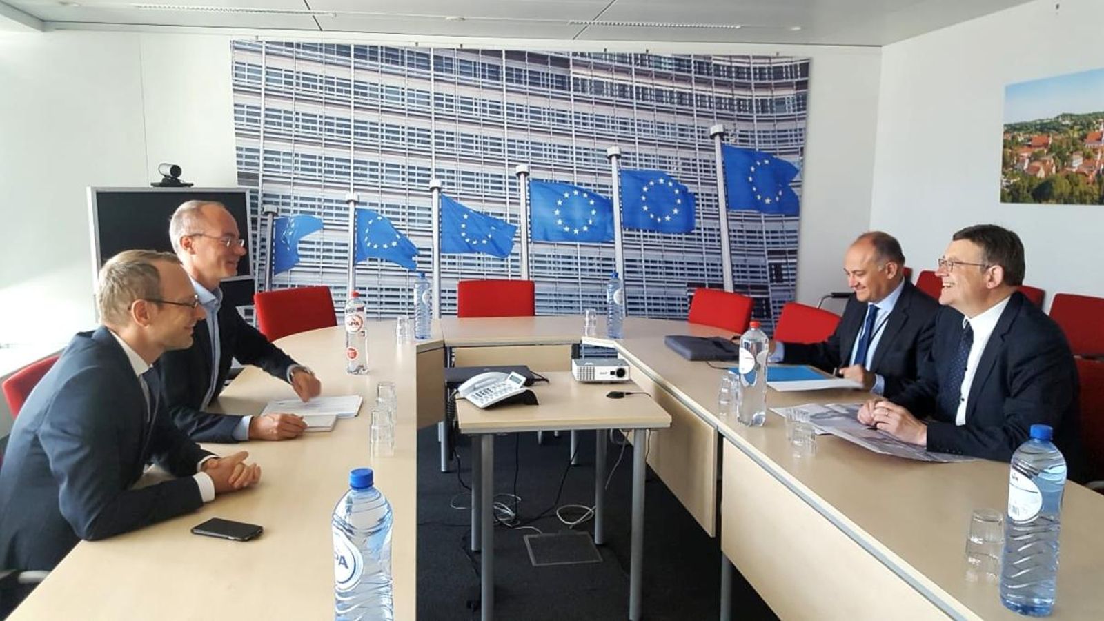 El president de la Generalitat, Ximo Puig, durant una reunió sobre el corredor el passat mes de juny