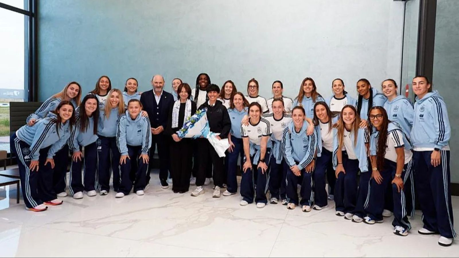 La selecció, encapçalada per Rafael Louzán, ja està en Antalya