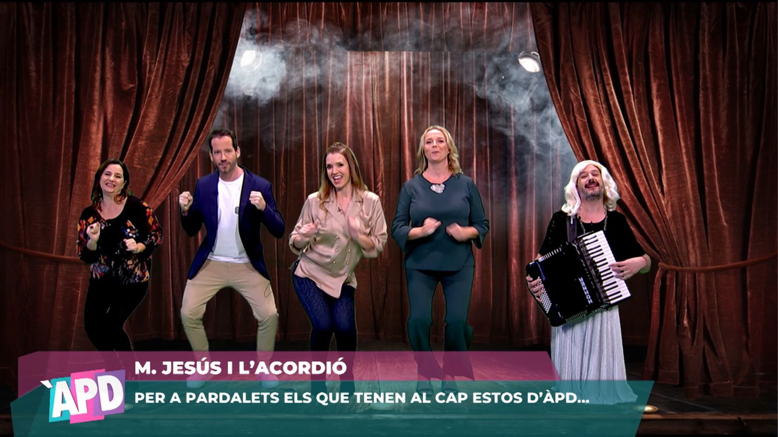 María Jesús i el seu acordió diuen adeu