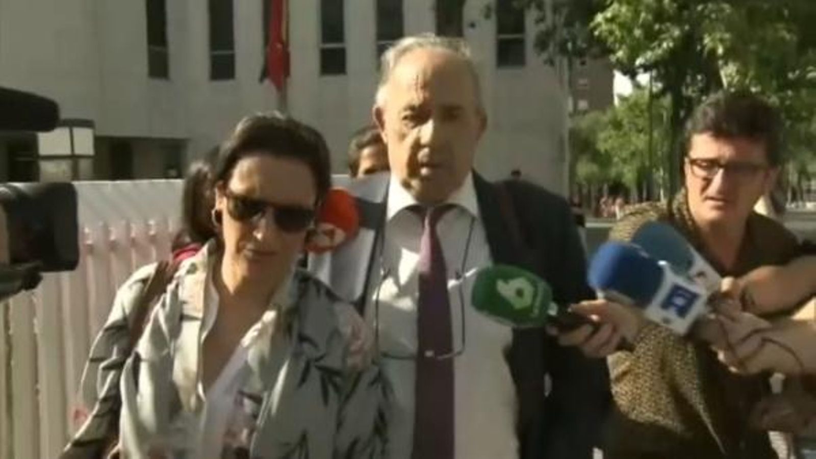 L’exdirector de l’Institut de Dret Públic, Enrique Álvarez Conde, arriba als jutjats