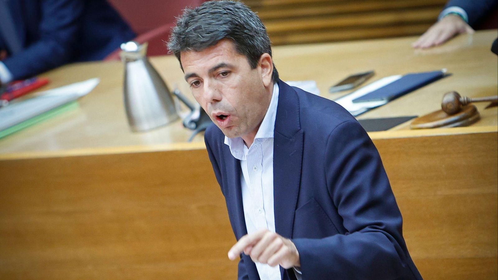El president de la Generalitat, Carlos Mazón, intervé en un ple de les Corts de novembre