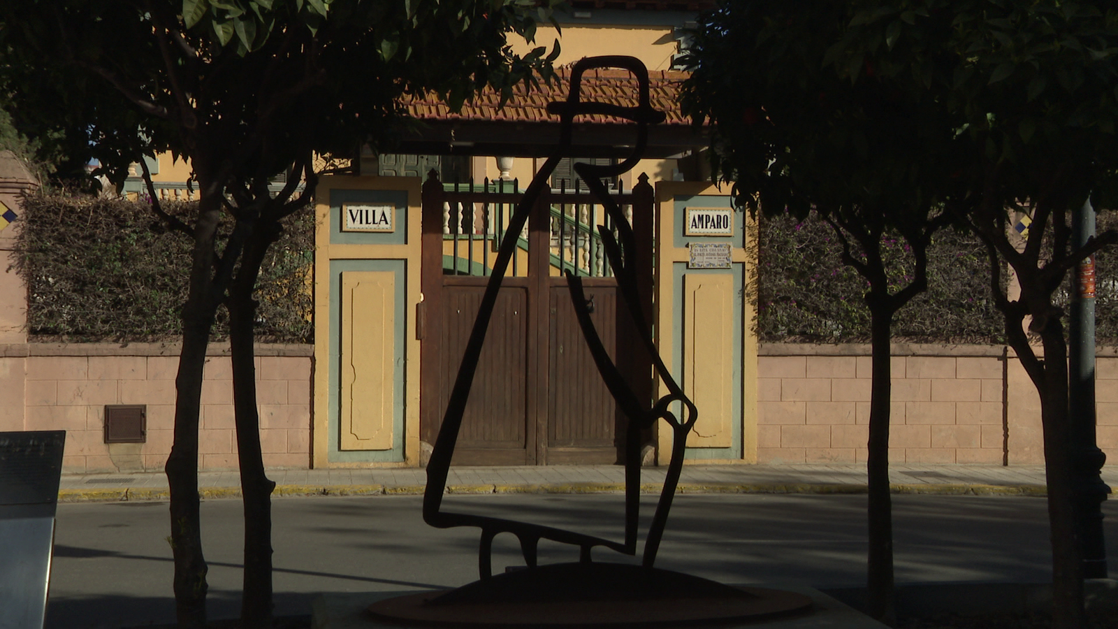 La cerimònia té lloc a Villa Amparo, la casa on va residir Antonio Machado durant la Guerra Civil