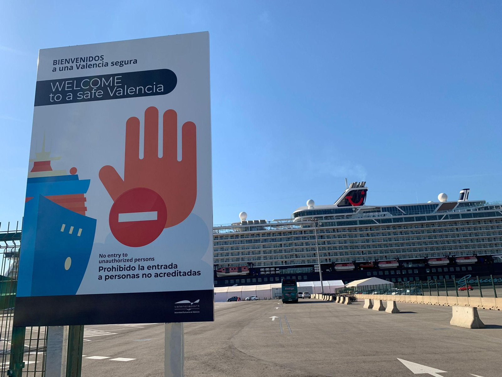 Cartell de benvinguda al Port de València