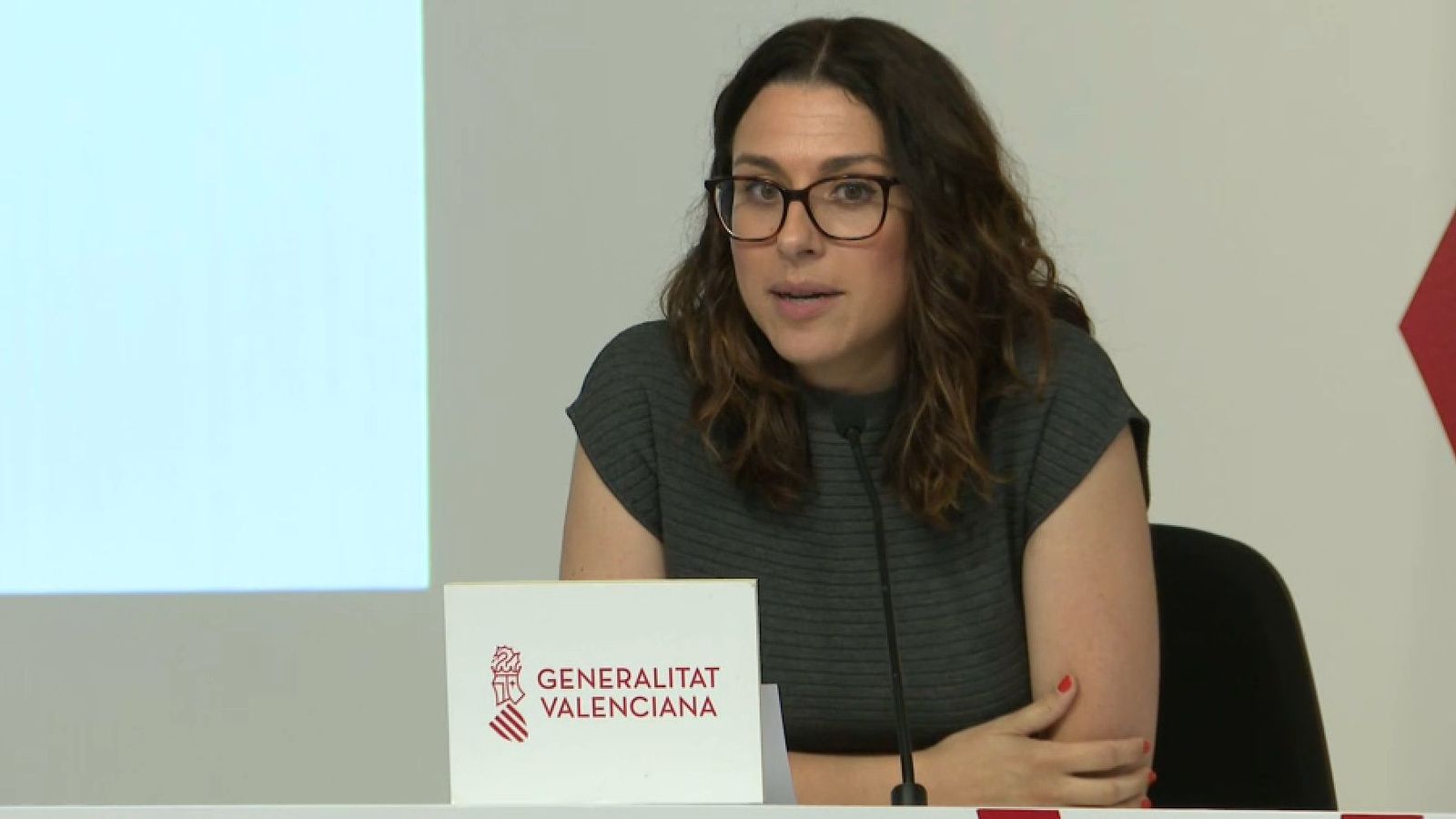 La vicepresidenta en funcions del Consell, Aitana Mas, durant la roda de premsa posterior al ple del Consell