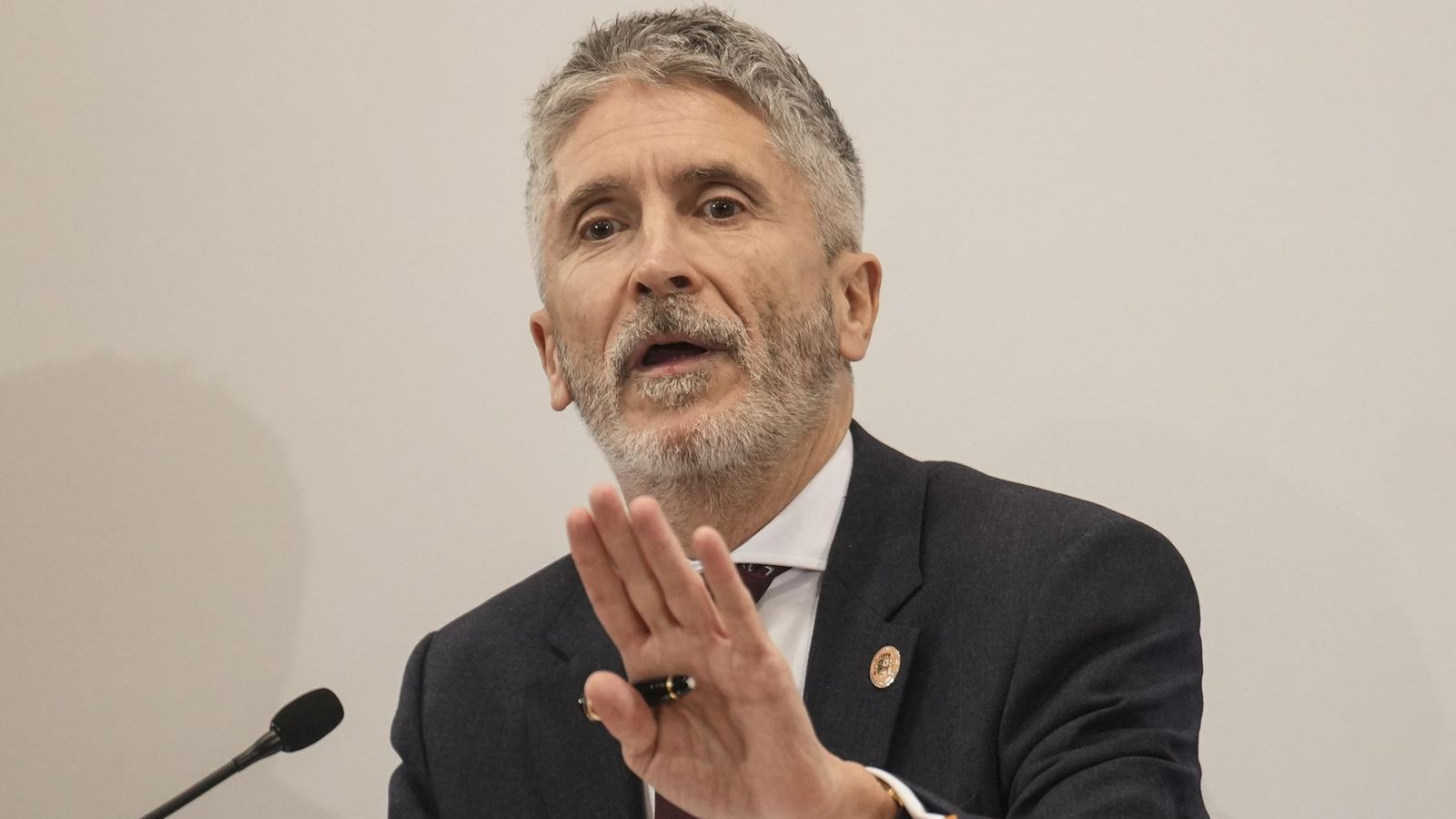 El ministre de l'Interior en un moment de la compareixença davant els mitjans de comunicació