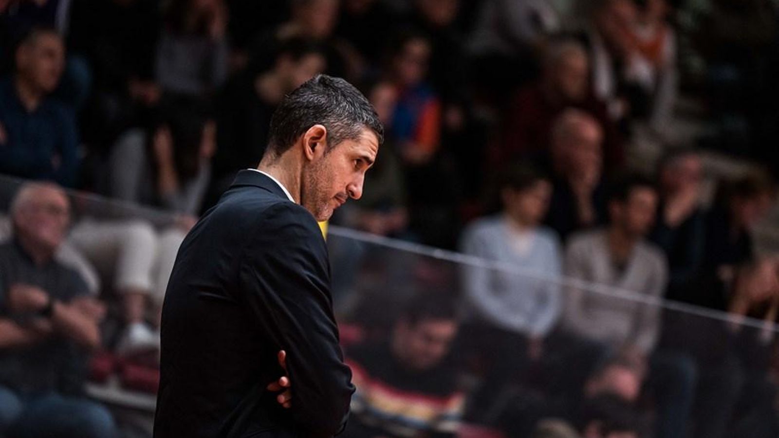 L'entrenador del València Basket, Rubén Burgos, en el transcurs del partit contra l'Schio
