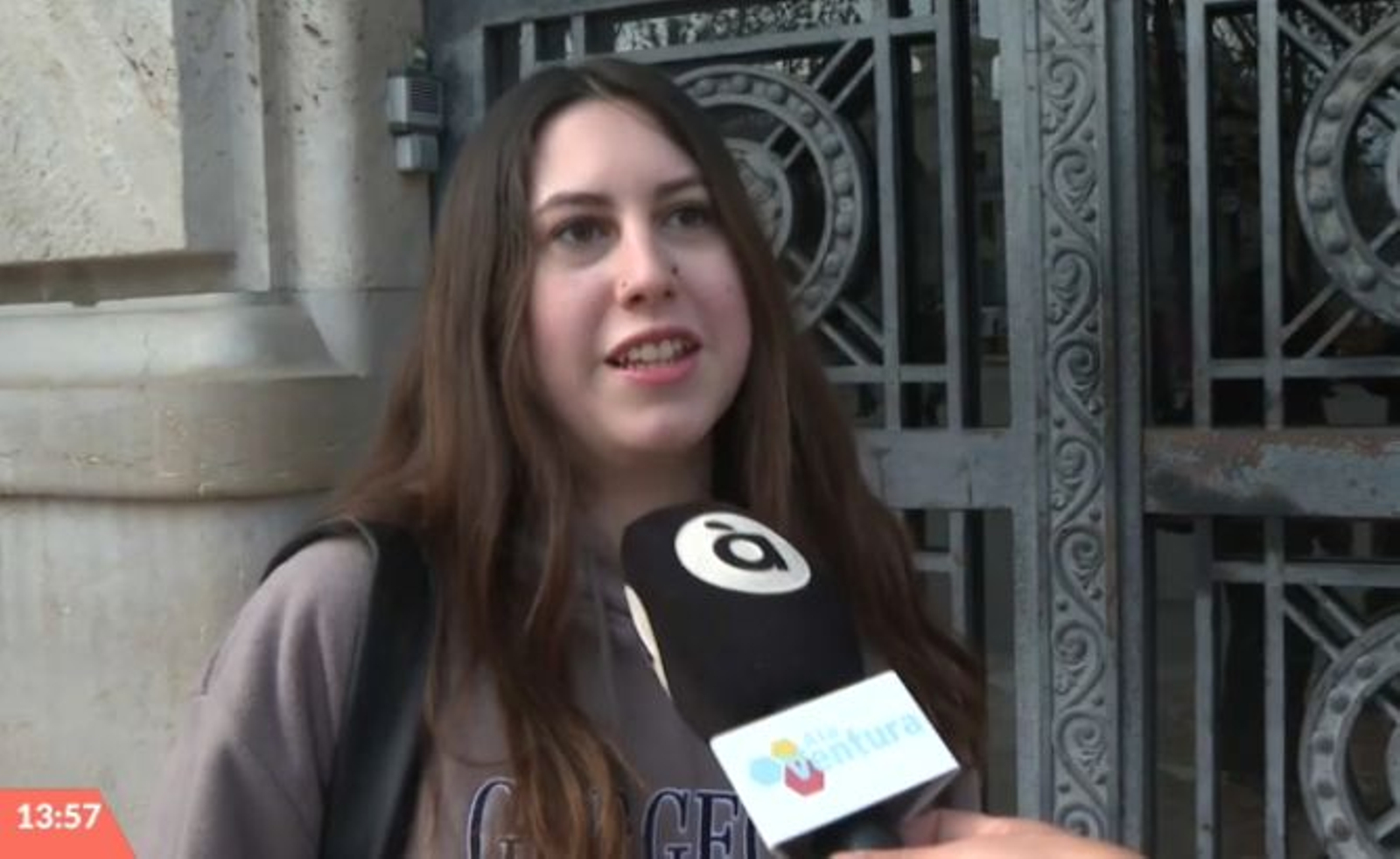 Una jove confesa haver patit crush moltes vegades, a la classe, a la falla