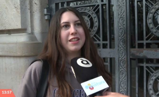 Una jove confesa haver patit crush moltes vegades, a la classe, a la falla Una jove confesa haver patit crush moltes vegades, a la classe, a la falla