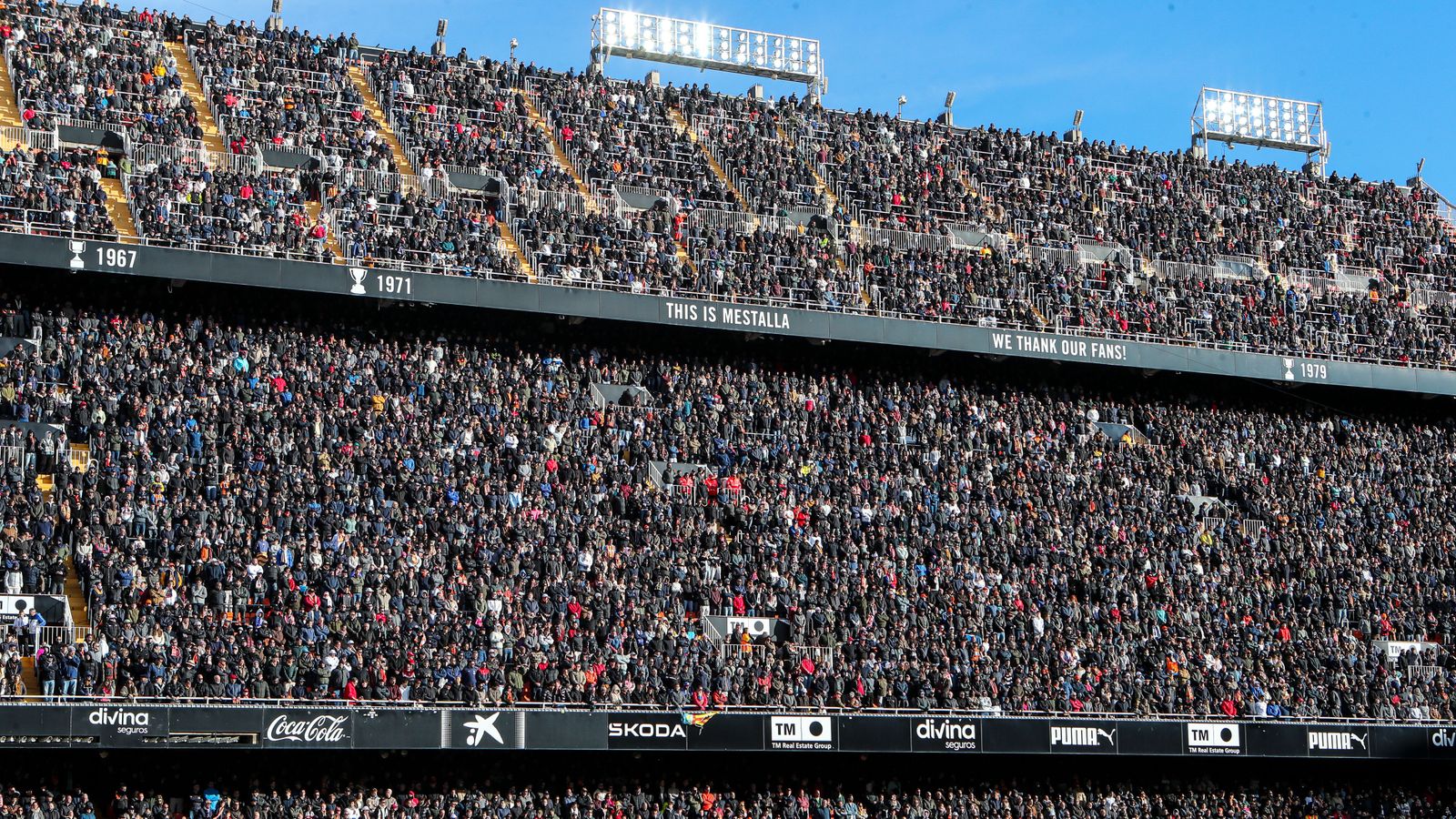 Una grada de Mestalla en un dia de partit