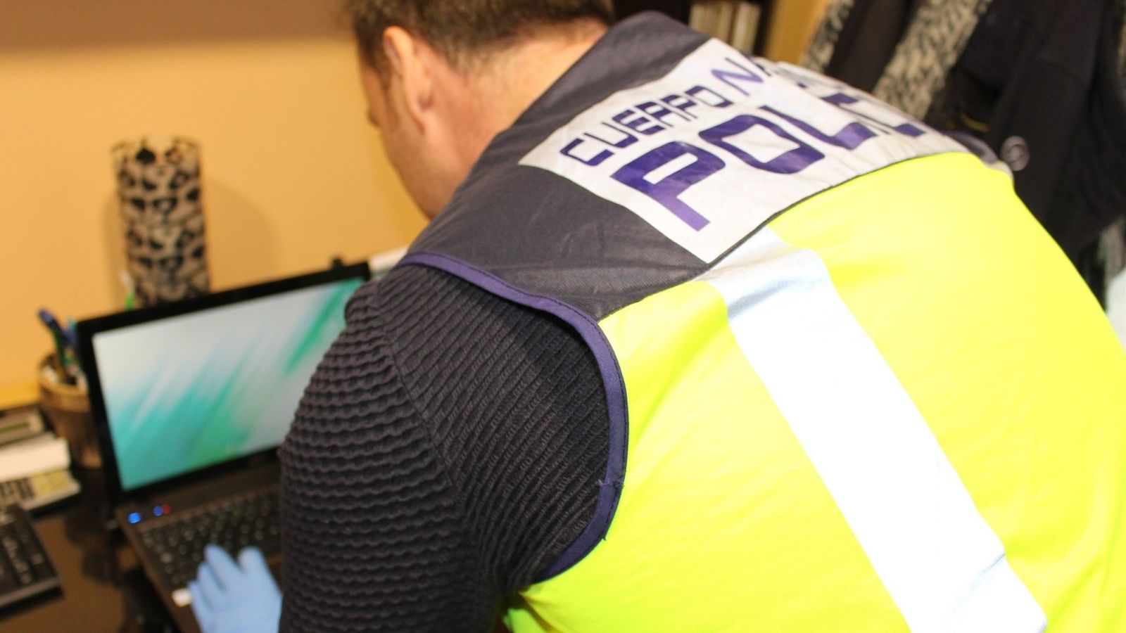 Detingut per estafar 85.000 euros a la iaia