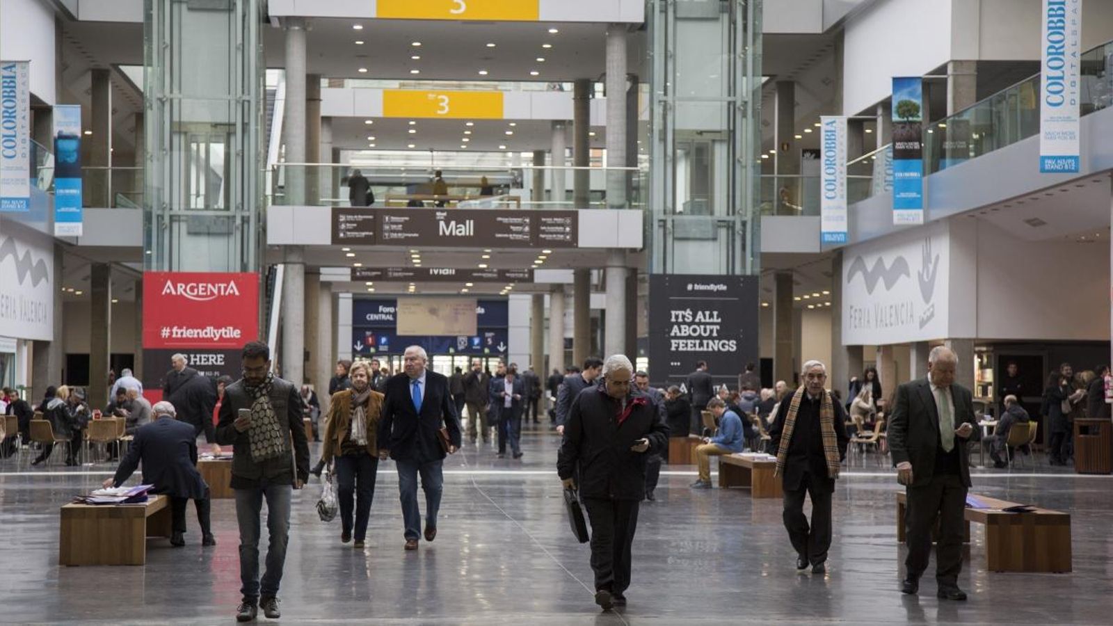 Interior d'un dels pavellons de Fira València