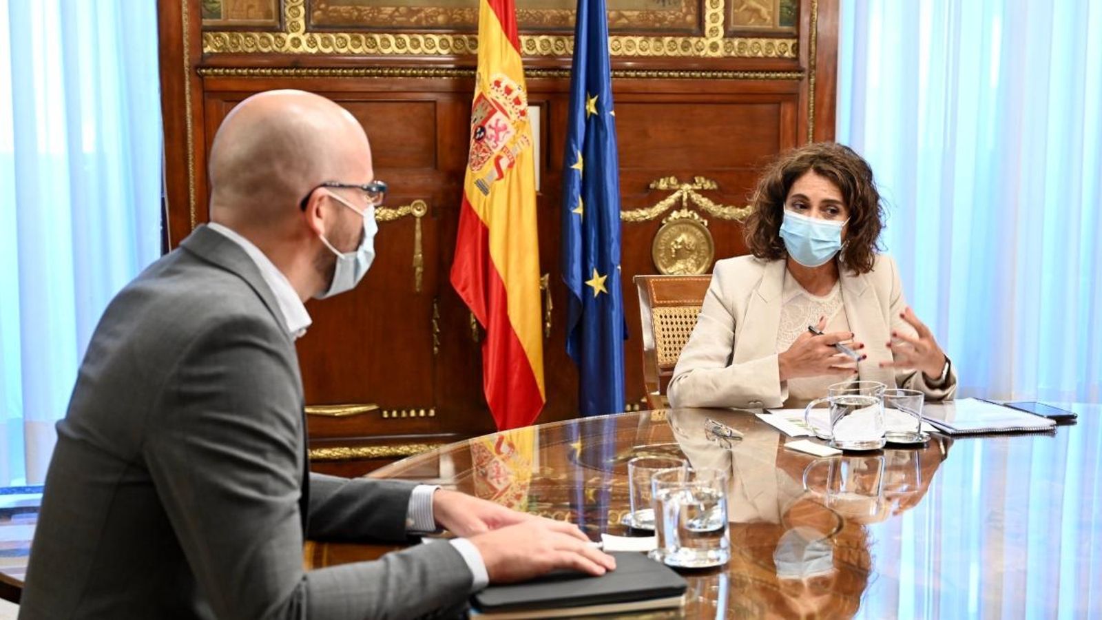 La ministra d'Hisenda, María Jesús Montero, i el secretari d'Estat de Drets Socials, Nacho Álvarez, aquesta vesprada