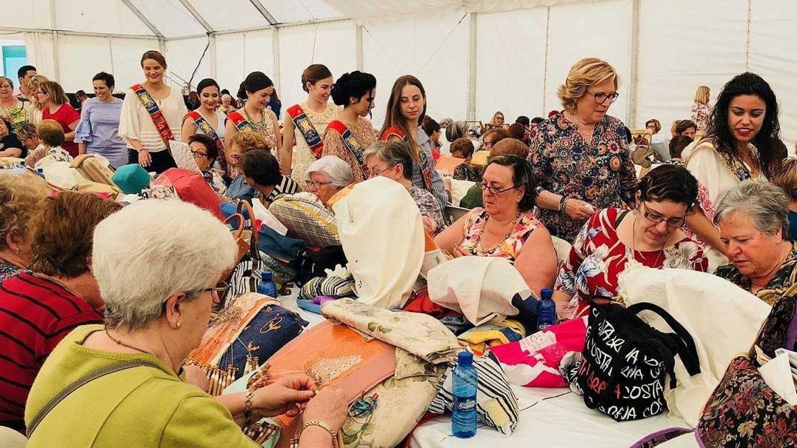 Dones de diferents comarques de Castelló, en la Trobada de Boixeteres