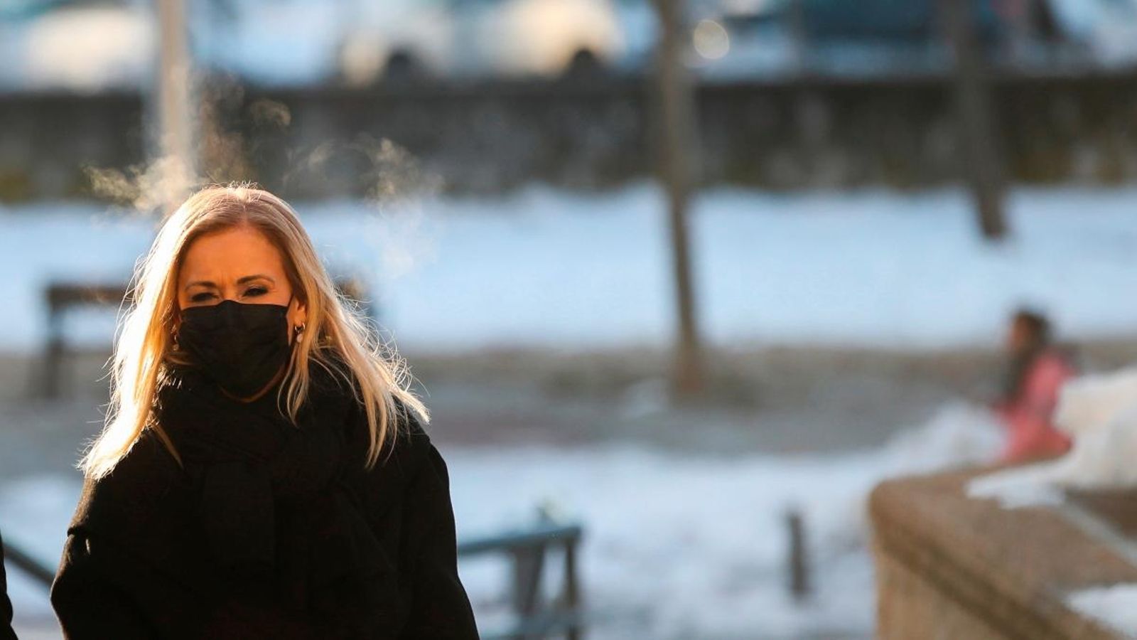 Cristina Cifuentes accedeix al jutjat on s'ha iniciat aquest dilluns el judici per falsificació del màster de la URJC