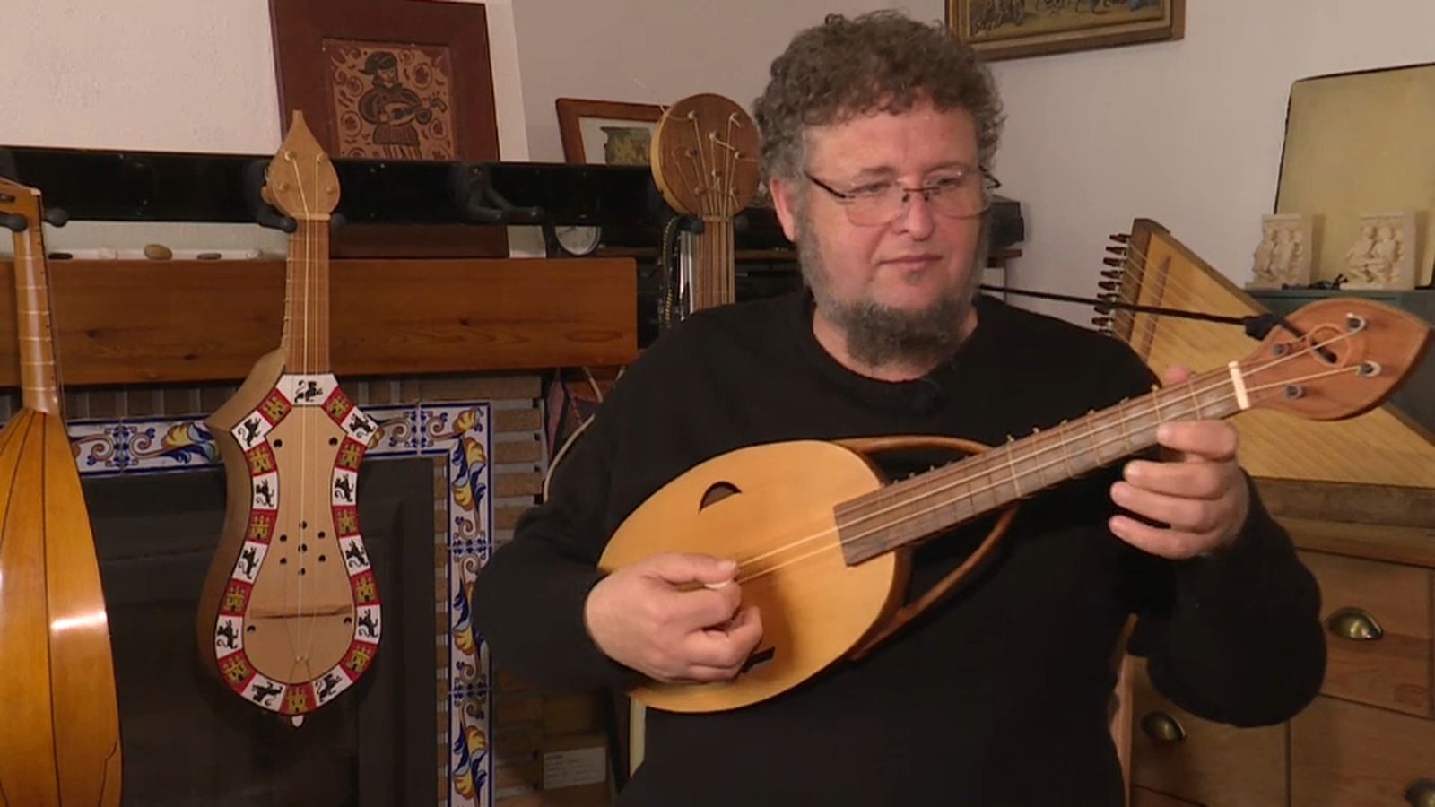 Jota Martínez, músic, professor i especialista en instruments medievals