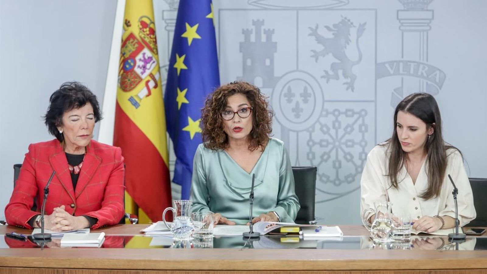 Les ministres Isabel Celaá, María Jesús Montero i Irene Montero, en la roda de premsa posterior al Consell de Ministres