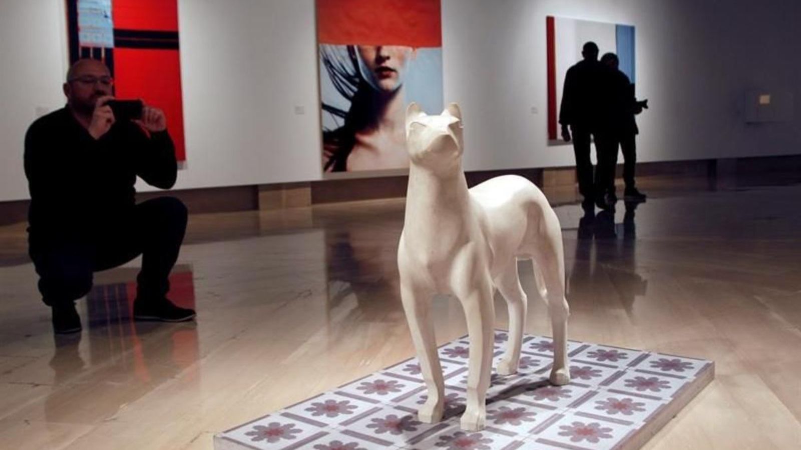 Una de les obres de la mostra ‘Construint històries’ , de la Fundació Coca-Cola, a Alacant