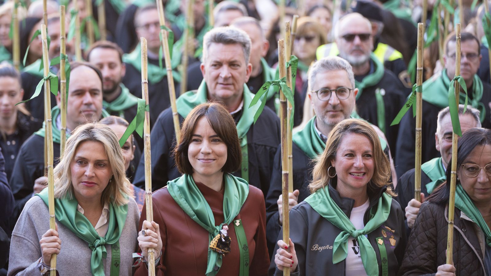 L'alcadellsa de Castelló de la Plana, Begoña Carrasco, acompanyada de la ministra Diana Morant en la comitiva d'autoritats durant la romeria