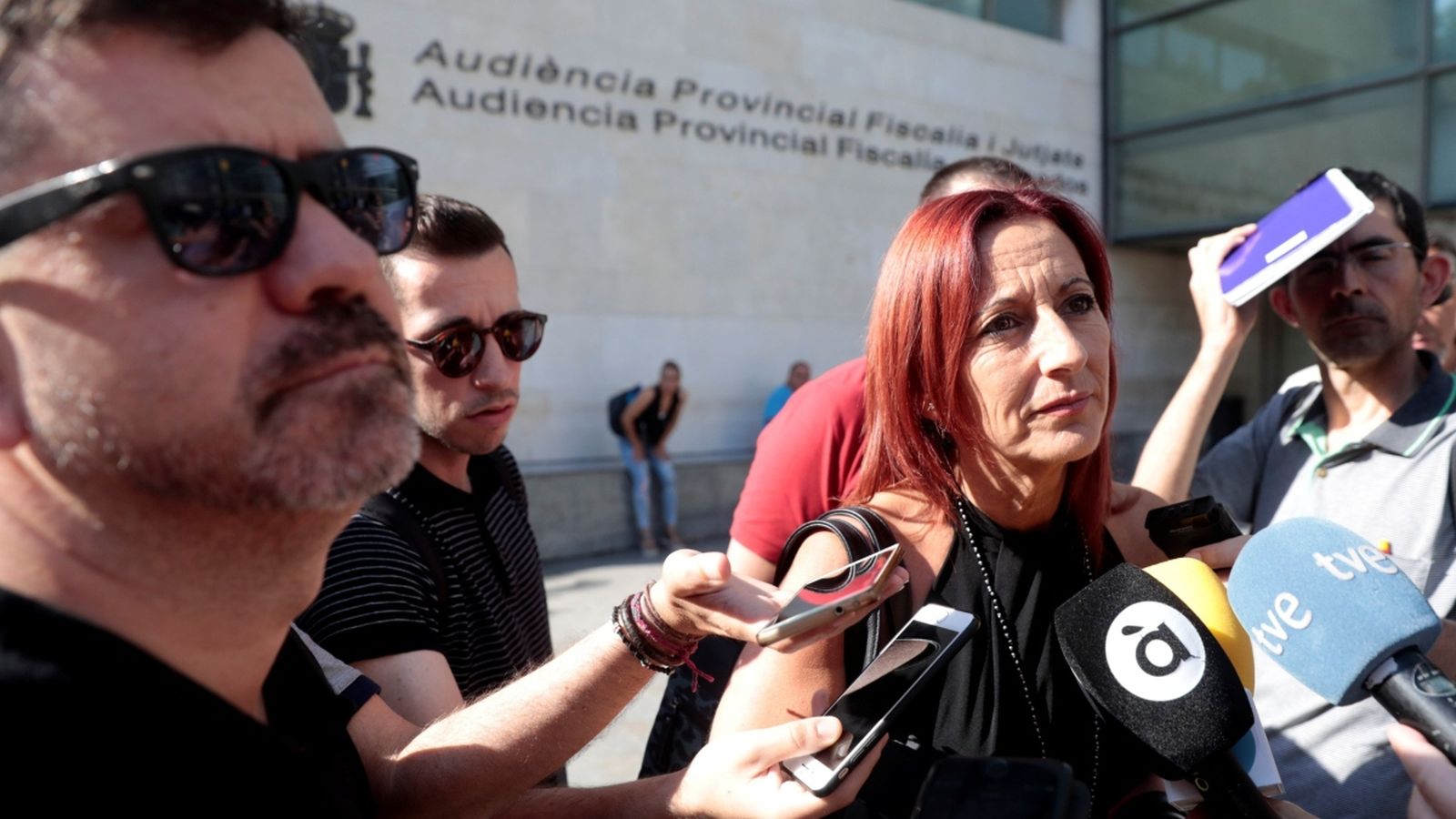 La presidenta en funcions, Maria Josep Amigó, hui davant la porta de la Ciutat de Justícia de València