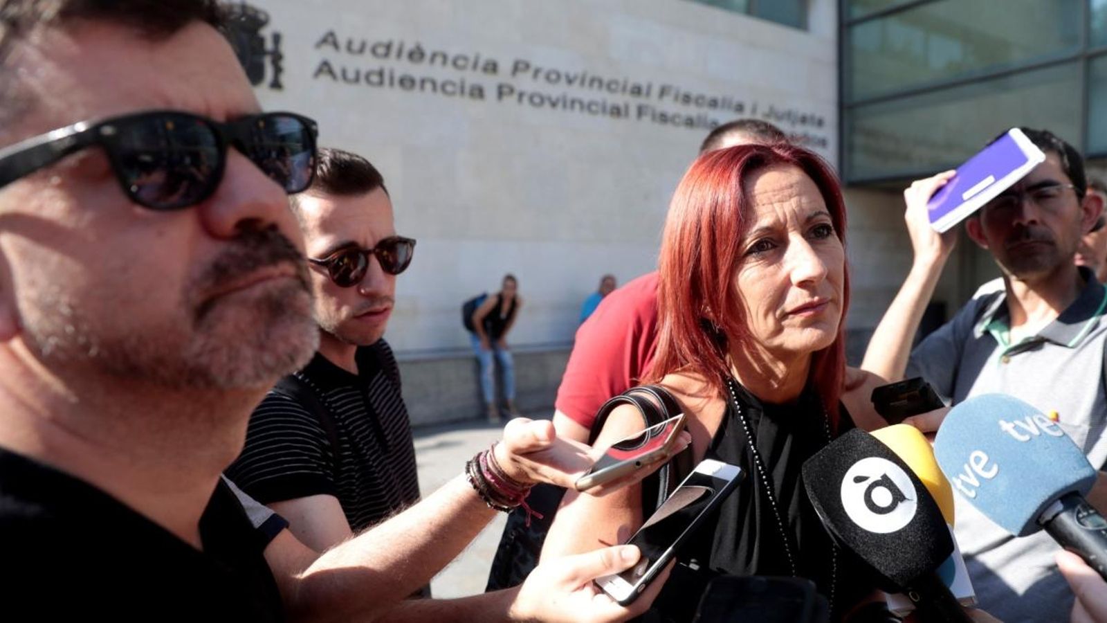 La presidenta en funcions, Maria Josep Amigó, hui davant la porta de la Ciutat de Justícia de València
