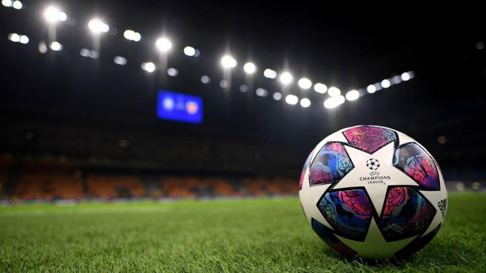 La UEFA ajorna les finals de Campions i Europa League