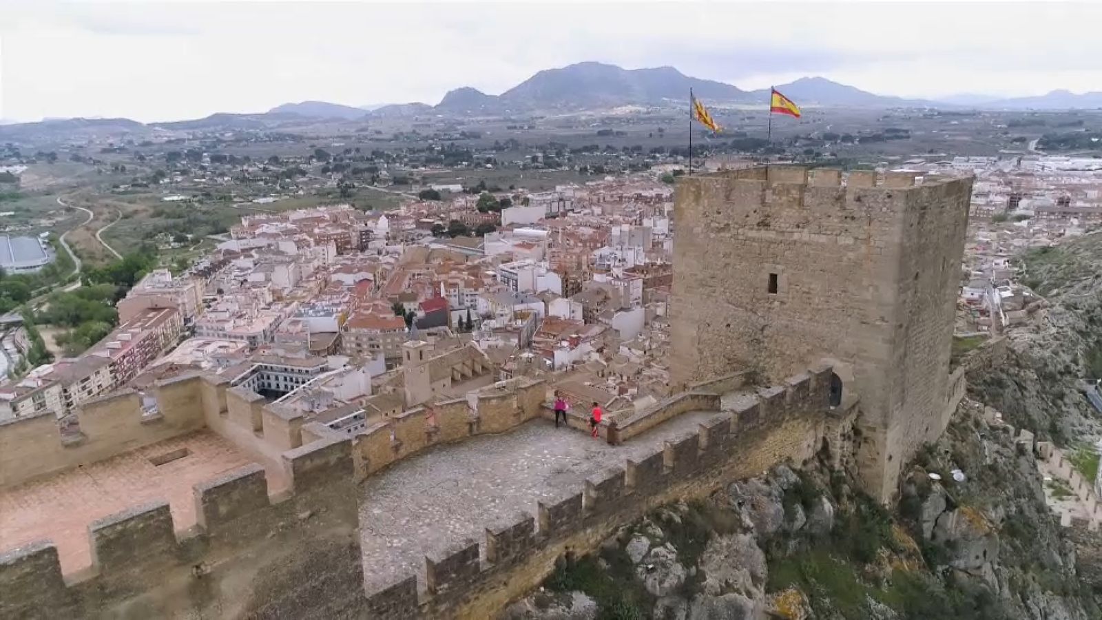 El Castell de Saix és una de les tres grans fortaleses de la comarca de l'Alt Vinalopó, juntament amb les de Villena i Biar. 