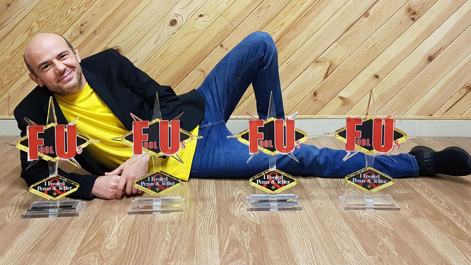 Jandro amb quatre trofeus 'Fool Us'