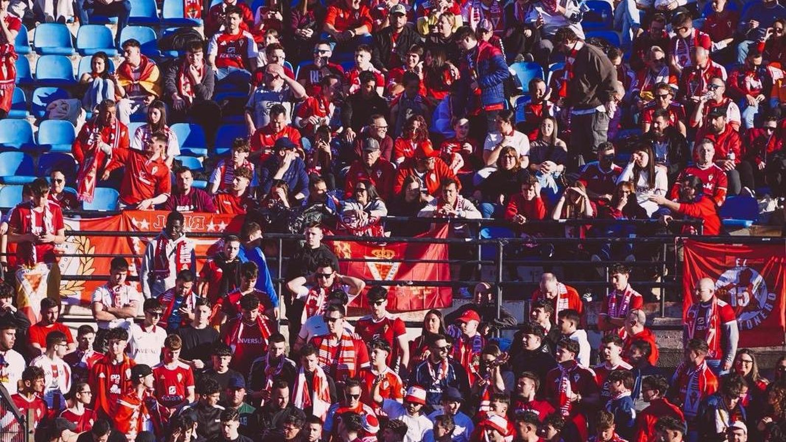L'afició del Múrcia, a la grada del Rico Pérez