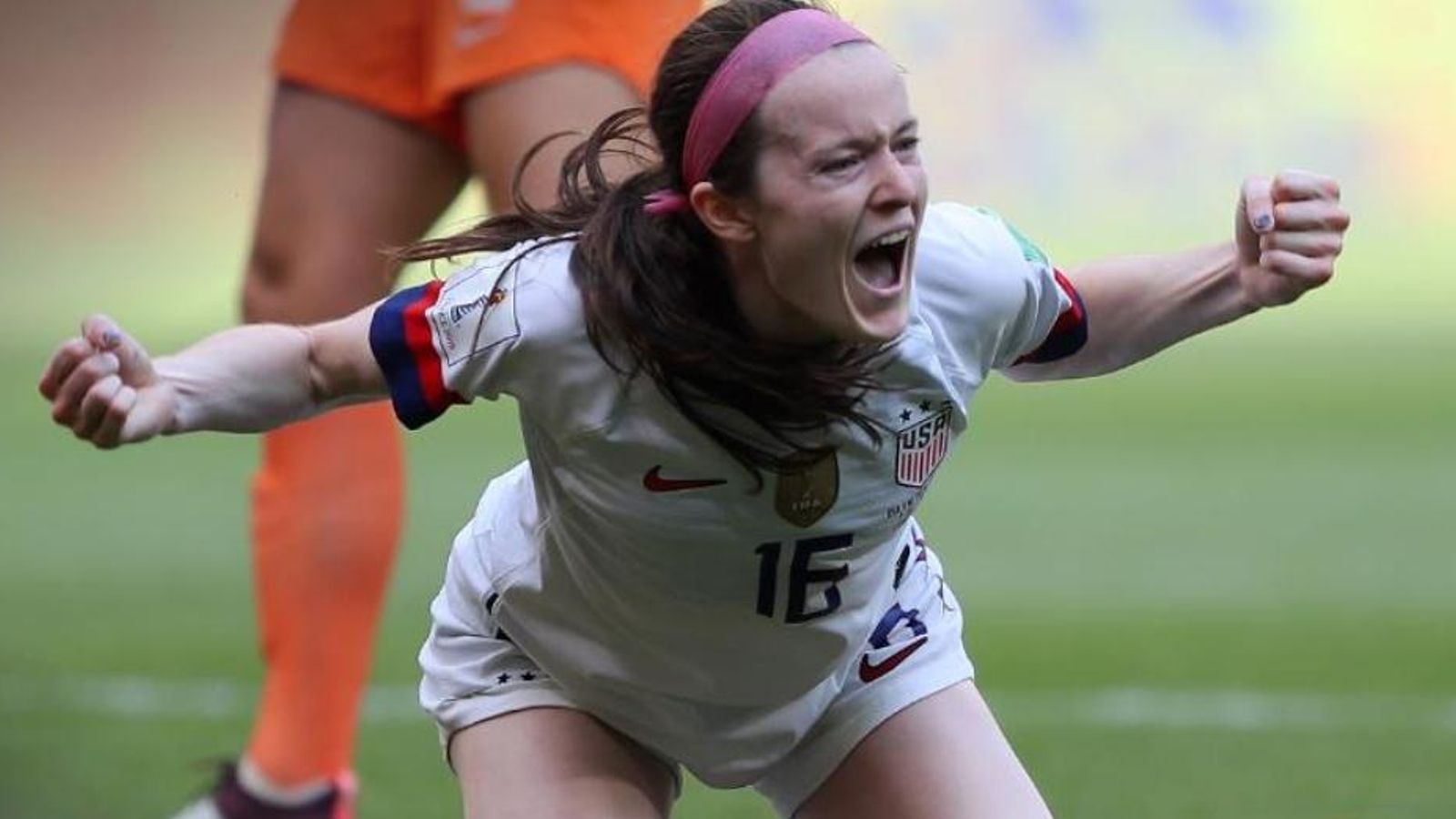 Rose Lavelle celebra el segon gol