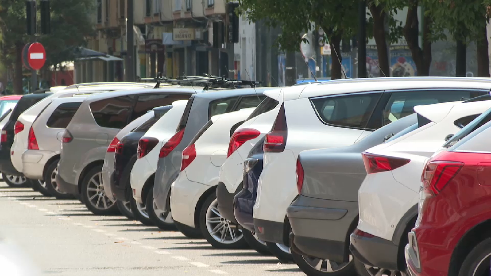 Cotxes en una imatge d'arxiu