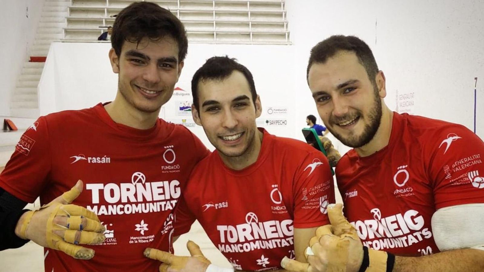 Els guanyadors somriuen després d'haver-se classificat per a la final.