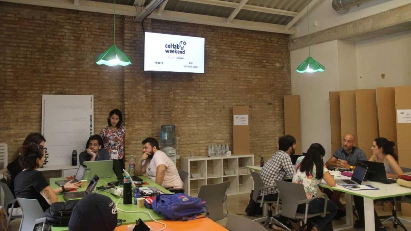 Alguns dels participants durant la primera sessió de Col·lab Weekend