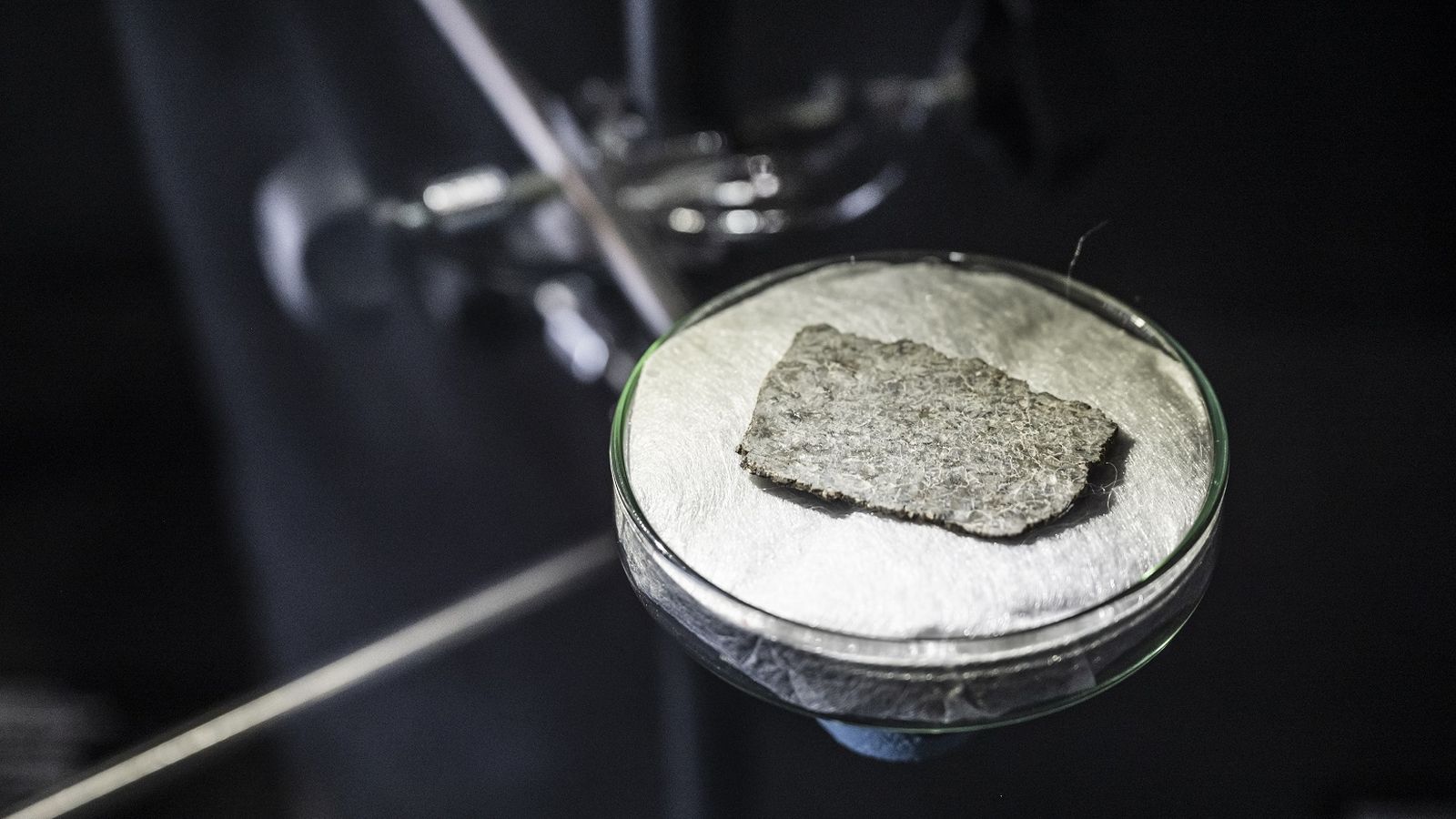 Fragment de la roca original, que tenia una grandària de 10x4,5 centímetres i més de mig quilo de pes