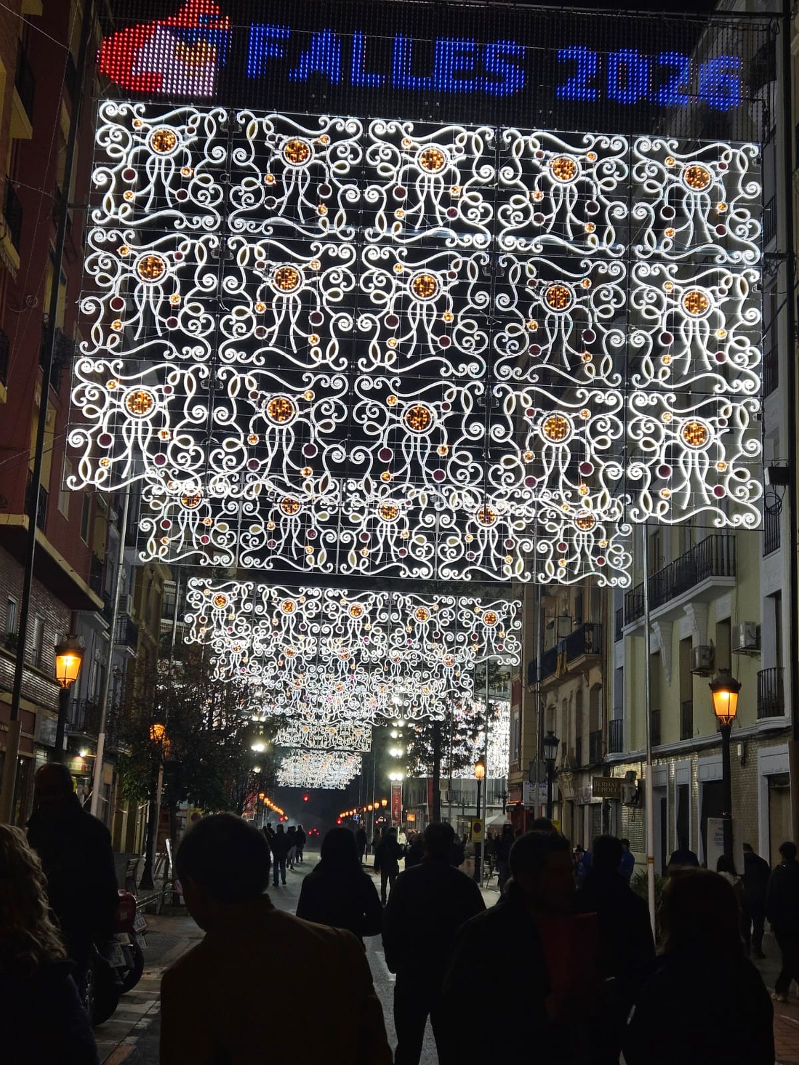 Cuba_Literat_Azorin, quart premi de Carrers il·luminats de les Falles 2026