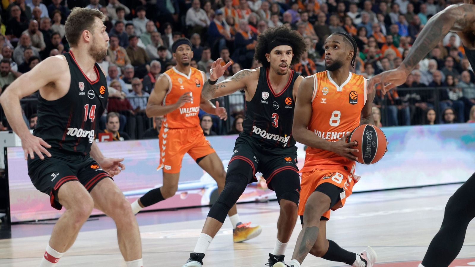 Jean Montero, en una acció del duel