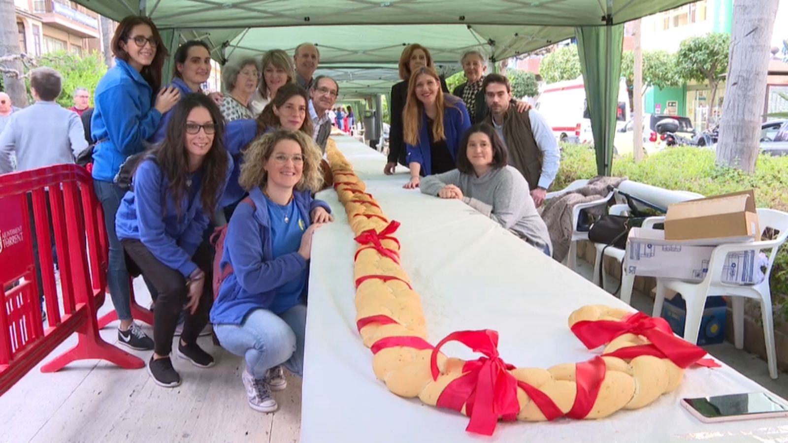 VÍDEO | Un gaiato solidari de 45 metres per a celebrar sant Blai a Torrent
