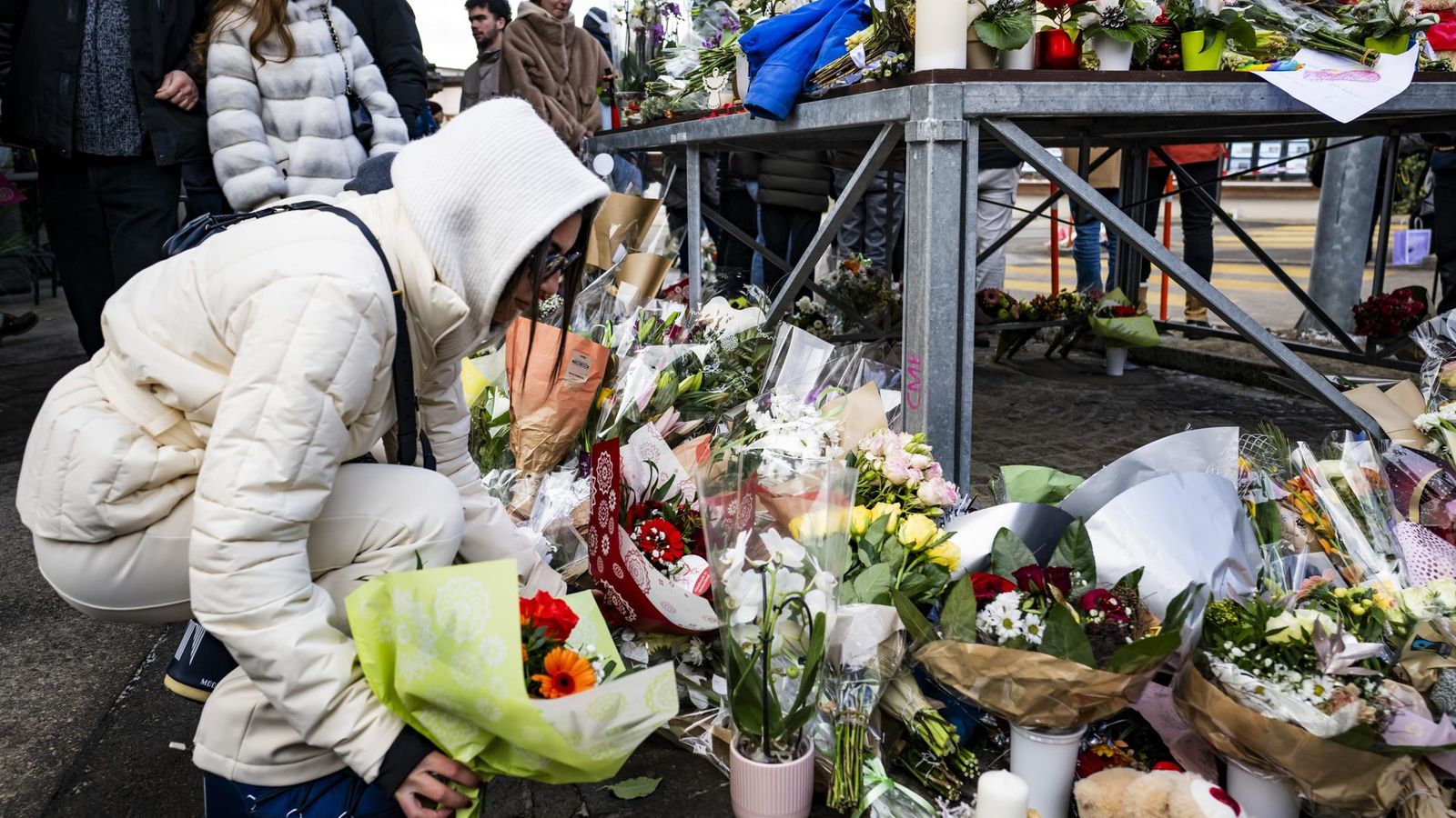 Monument en honor a les víctimes de l'incendi a Crans-Montana