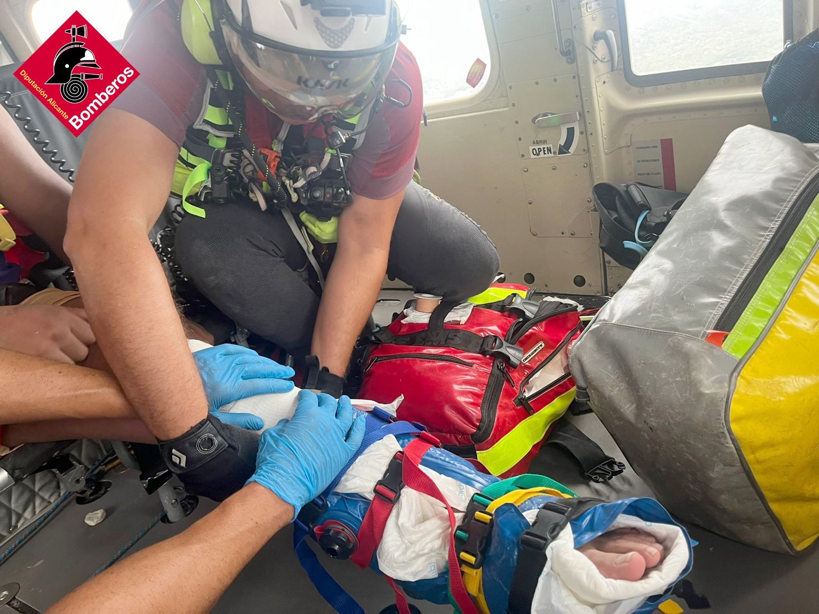 Els bombers van col·locar al ferit una fèrula